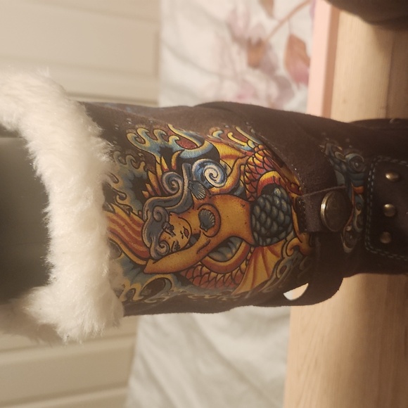 ED HARDY SUEDE VINTER BOOTS SIZE 10 - Picture 2 of 7